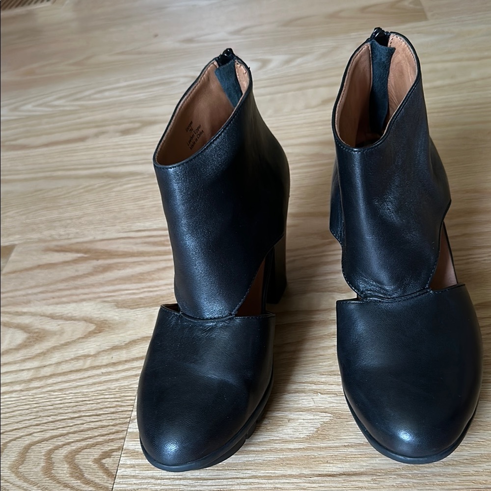 Enriqua Boots